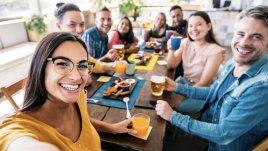 5 неща, които научавате, когато се срещнете с приятелите му