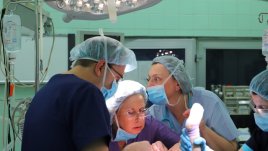 Екипи на ВМА и „Пирогов“ оперираха бебе с рядък рак на черния дроб