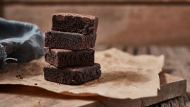 Брауни с агаве и ядки без захар