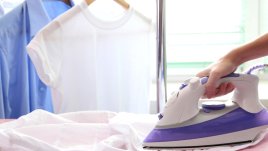 Как да изгладим дрехите без ютия?
