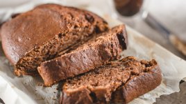 Много лесен какаов кекс с кафе