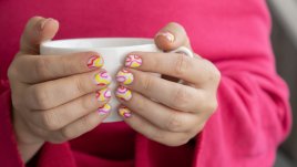 Маникюри с мартенско настроение