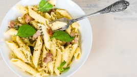 Лесна паста с бекон и сметана