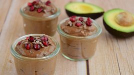 Шоколадов крем с авокадо и нар