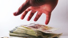 Колко пари ни трябват на месец, за да живеем нормално? 