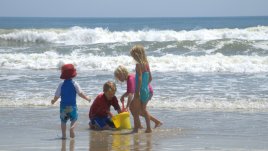 Забавни моменти с децата през лятната ваканция