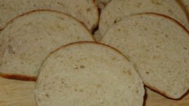 Хлябът поскъпва първо с 5%, а после с още