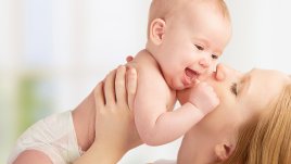 Осъждат ли ви другите, когато бебето ви плаче?