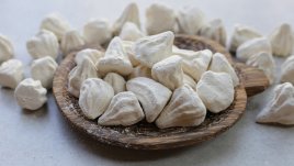 Камък рушур за чиста кожа без черни точки
