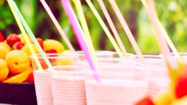 Ягодово смути с праскова