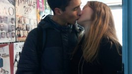 2 билета на цената на 1 само срещу целувка в Театър „Българска армия“