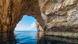 Идеи за бюджетни дестинации за ранно море в Европа