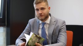 Потомък на Ботев издаде стихосбирка