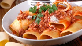 Паста пачери с наденица и сметана