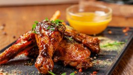 5 вкусни рецепти с мед за Деня на пчелите