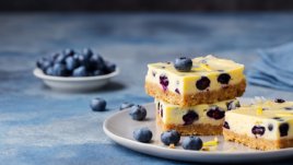 Маслени барчета с боровинки и лимон