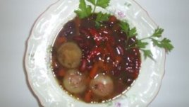 Зрял фасул с цели главички лук