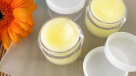 Домашен балсам за устни с кокосово масло