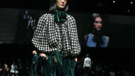 Зелено и кадифе в колекцията на Emporio Armani 