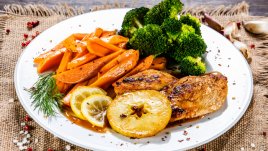 Свинско със сладки картофи в мултикукър 