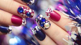 Коледен маникюр – 86 идеи с много блясък