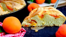 Сладкиш с кайсии и сметана 