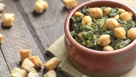 Нахут със спанак на тиган 