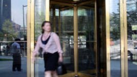 Грозноватите жени са най-успешни в професията