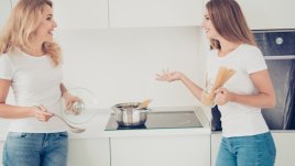 Как родителите да стимулират тийнейджъра си да споделя свободно 