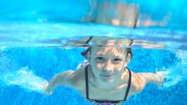 Какво ни дебне от плувния басейн?