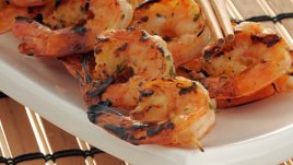 Скариди на скара с чеснова марината