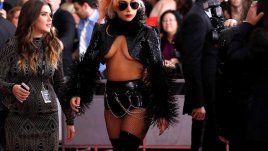 Модни хитове и гафове на „Грами“ 2017