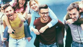 Защо се нуждаем от физическо докосване всеки ден