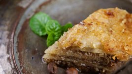 Баклава с кокосови стърготини