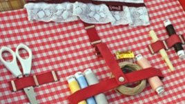 Кутийка с шивашки принадлежности за спешни случаи