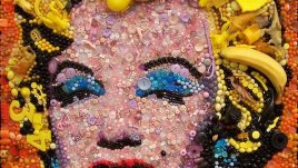 Картини от пластмаса и рециклирани материали