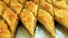 Класическа новогодишна баклава 