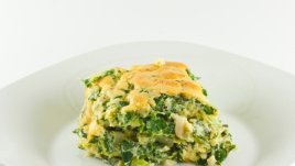 Спанак с яйца и кашкавал на тиган