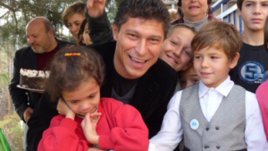 Красимир Балъков получи 12 плика с новогодишни послания от деца