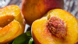 Защо да ядете праскови по-често?