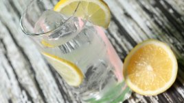 Страничните ефекти на водата с лимон
