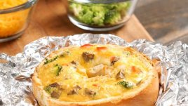 Пълнени хлебчета с яйца и шунка