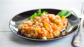 Бял боб с пармезан и подправки