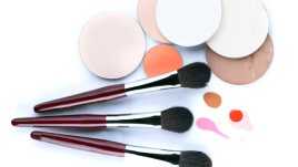 Задължителните козметични инструменти, които трябва да имате