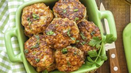 Пилешки кюфтета