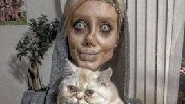 Да си направиш 50 операции, за да приличаш на Анджелина Джоли 