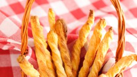 Пръчици от бутертесто с ядки и шоколад