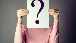 Защо той ме крие от семейството си?