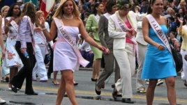 Скромна еротика пали мъжките сърца