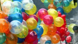 Не давайте на децата да вдишват хелий от балоните, опасно е!